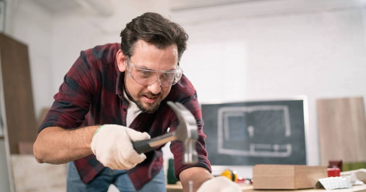 Life Hack: How to avoid injuring yourself while doing DIY jobs at home