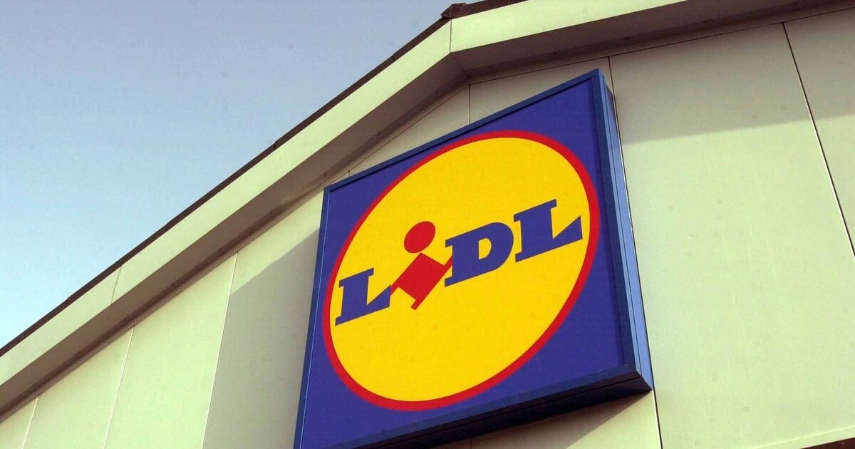 Retired tradesman avoids jail for driving with Lidl manager on car bonnet after checkout row