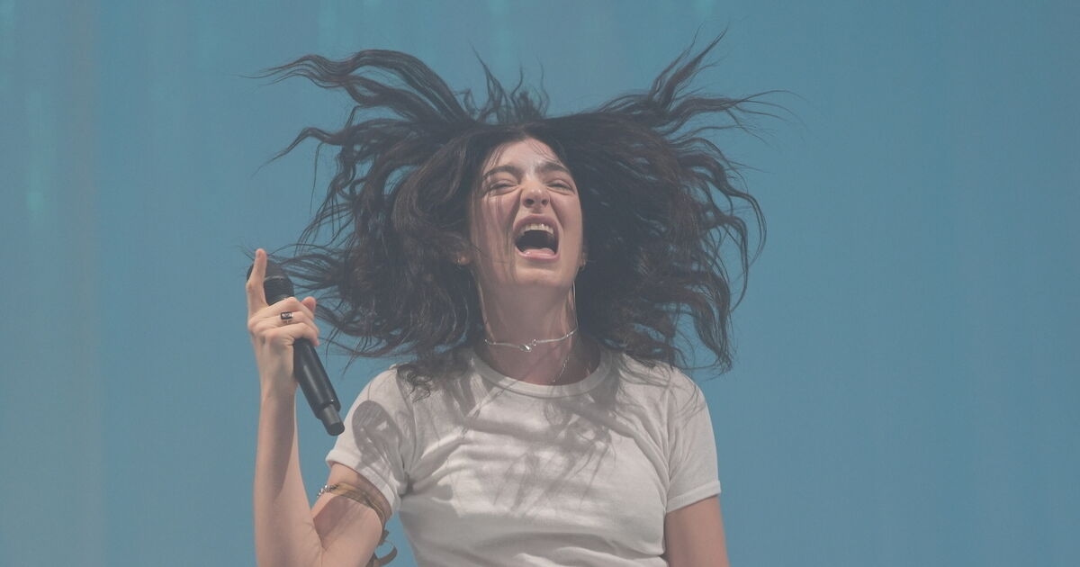 Lorde performs new album Virgin in full in surprise Glastonbury Festival set