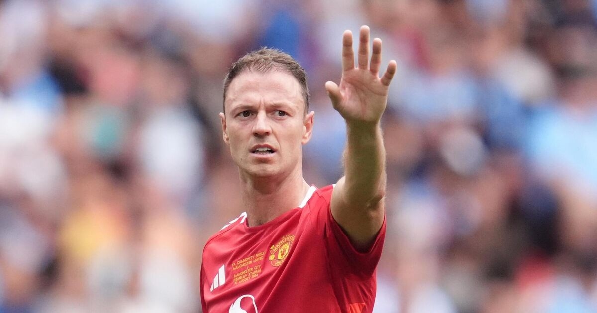 Jonny Evans announces retirement and takes up new Manchester United role