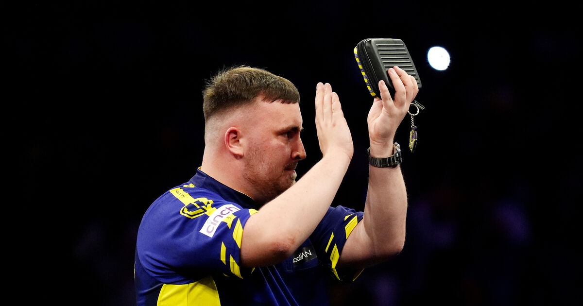 Luke Littler hammers Ryan Searle on World Matchplay debut