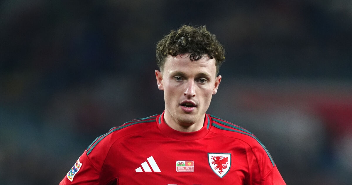 Wrexham break transfer record to sign Ipswich striker Nathan Broadhead
