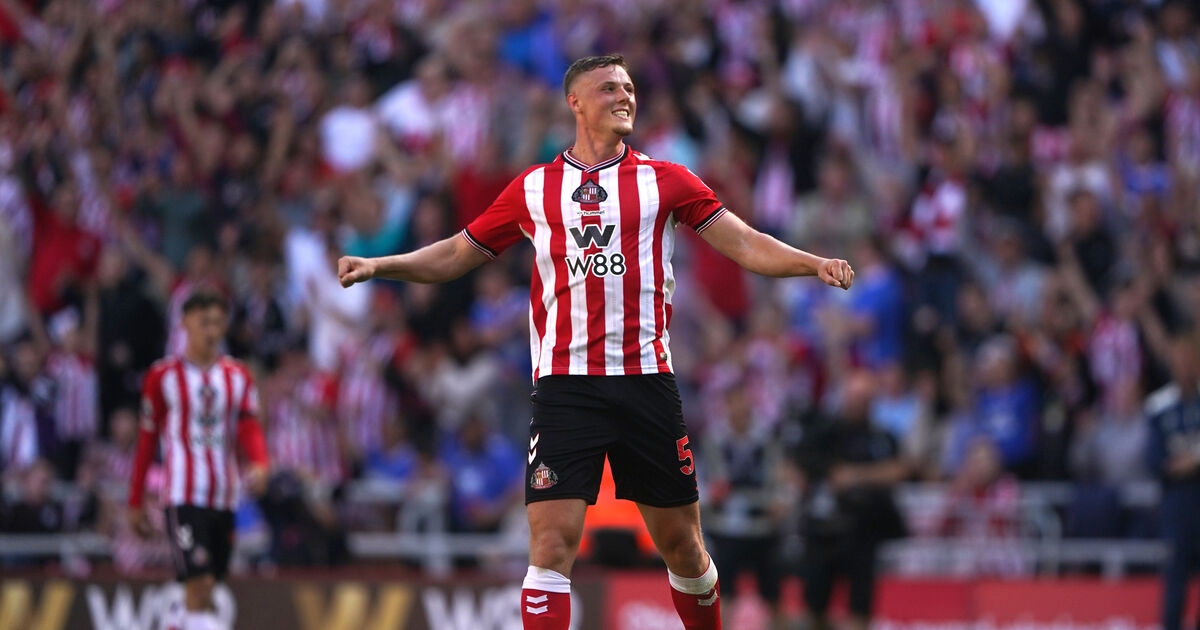 Sunderland mark Premier League return in style against sorry Hammers