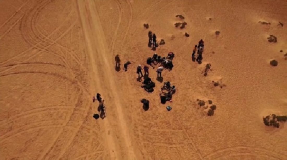بينهم نساء وأطفال.. وفاة 11 سودانيا جرّاء العطش في صحراء ليبيا