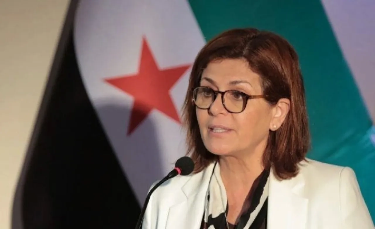 تعرفوا على الوزيرة المسيحية الوحيدة في حكومة الشرع