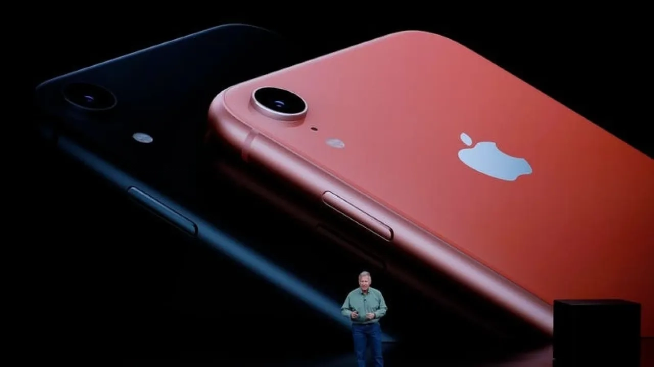 التحديث الأكبر منذ 2013.. 3 هواتف آيفون لن تحصل على iOS 19