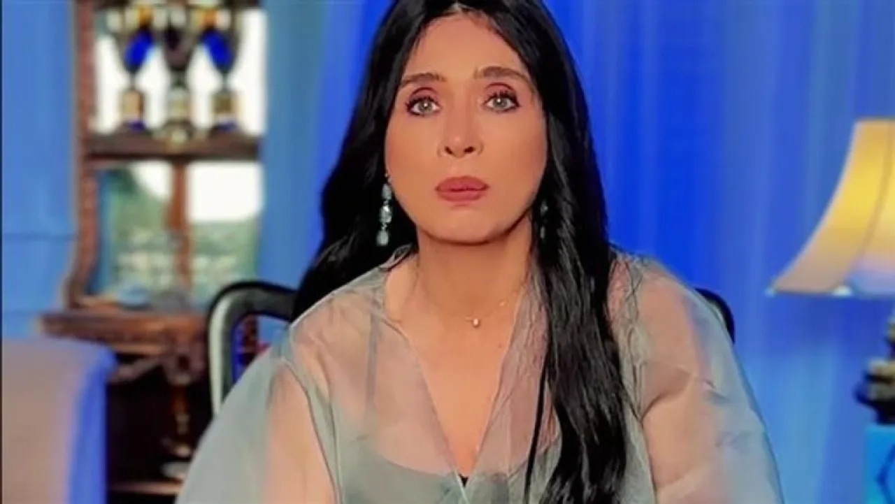 دينا تتحدث لأول مرة عن «صورة الحجاب» وخلافها مع محمود سعد