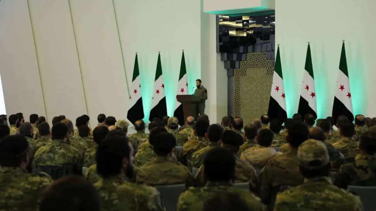 زيادة لرواتب العسكريين في سورية بالدولار