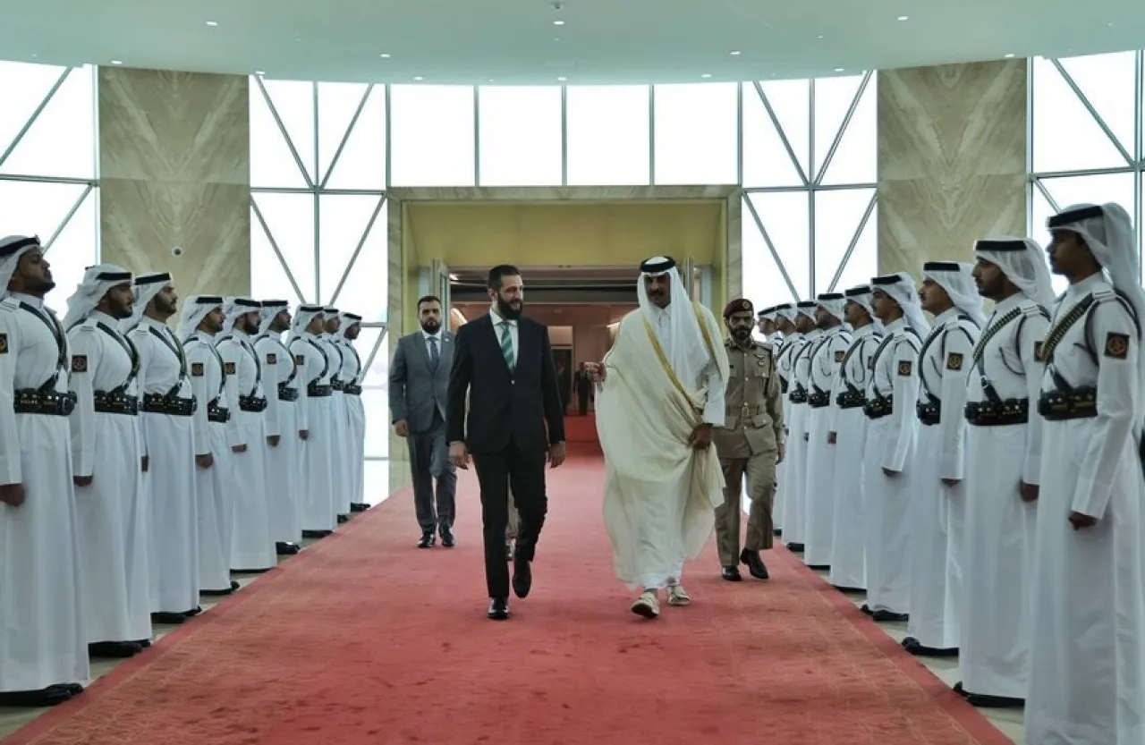 أمير قطر يستقبل الشرع