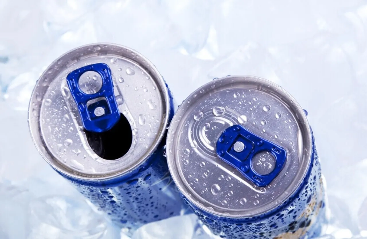 طبيب يوضح خطر مشروبات الطاقة على الصحة