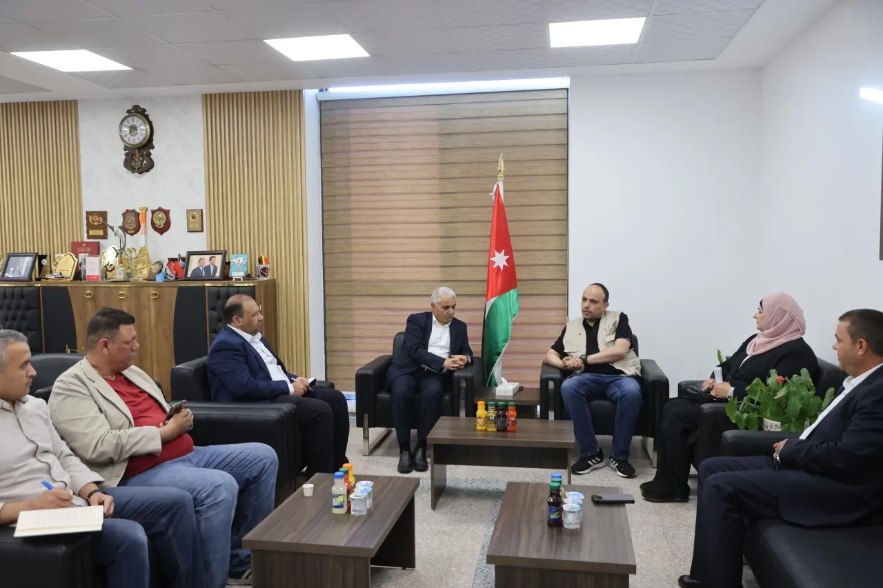 وزير الشباب يواصل جولاته الميدانية في العقبة ويلتقي رؤساء أندية المحافظة
