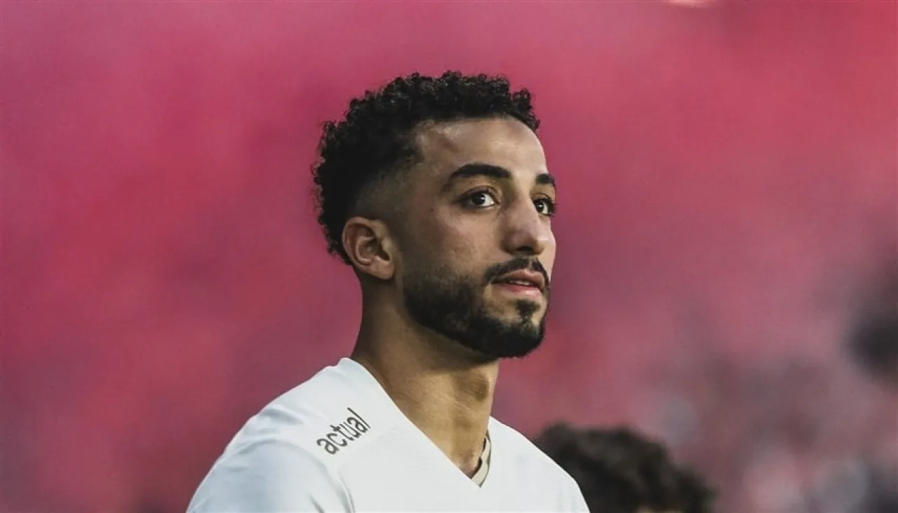 نيس يعلن إصابة محمد عبد المنعم بالرباط الصليبي