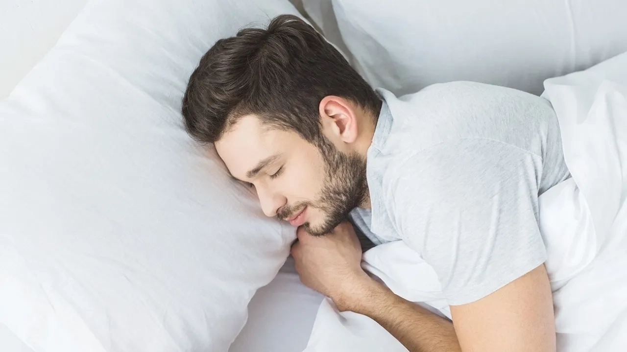 10 أطعمة تساعدك على النوم بشكل هادئ