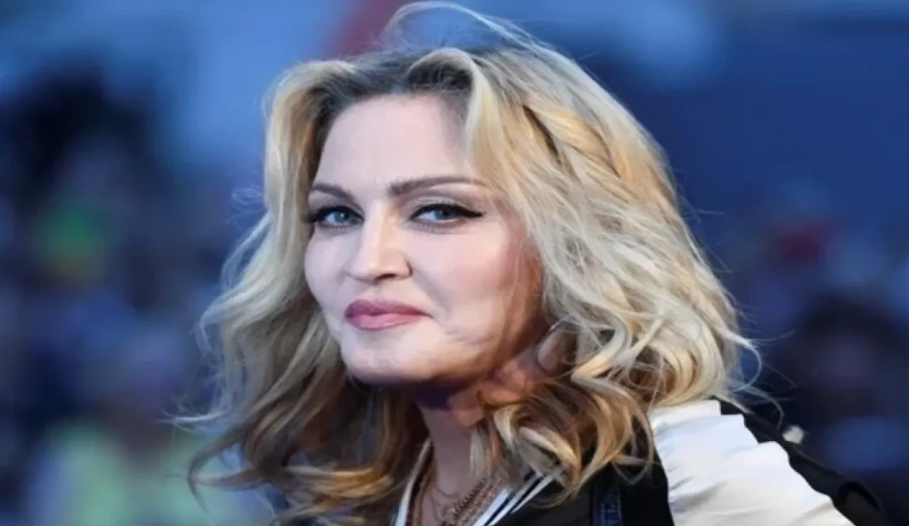 للأثرياء فقط.. مادونا تثير الفضول بجهاز غريب بـ23 ألف دولار