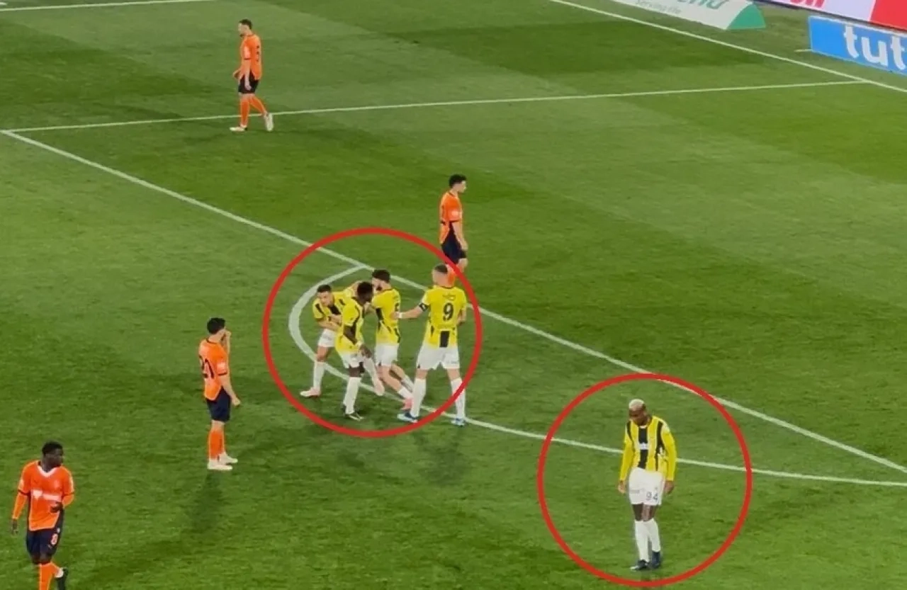 بالفيديو .. زميل تاليسكا في فنربخشه يحاول الاعتداء عليه