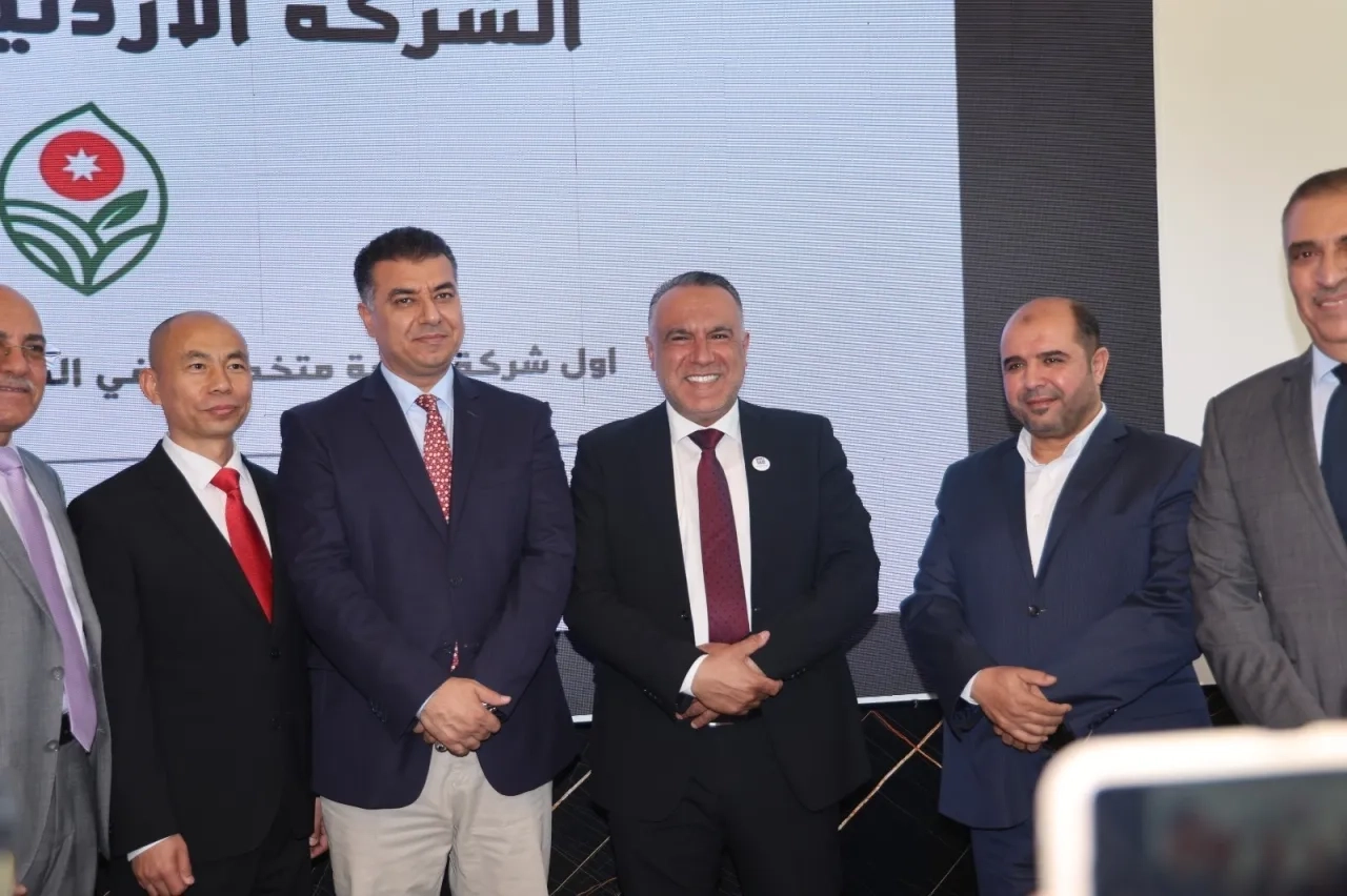 وزير الزراعة يفتتح مقر الشركة الأردنية الصينية الزراعية