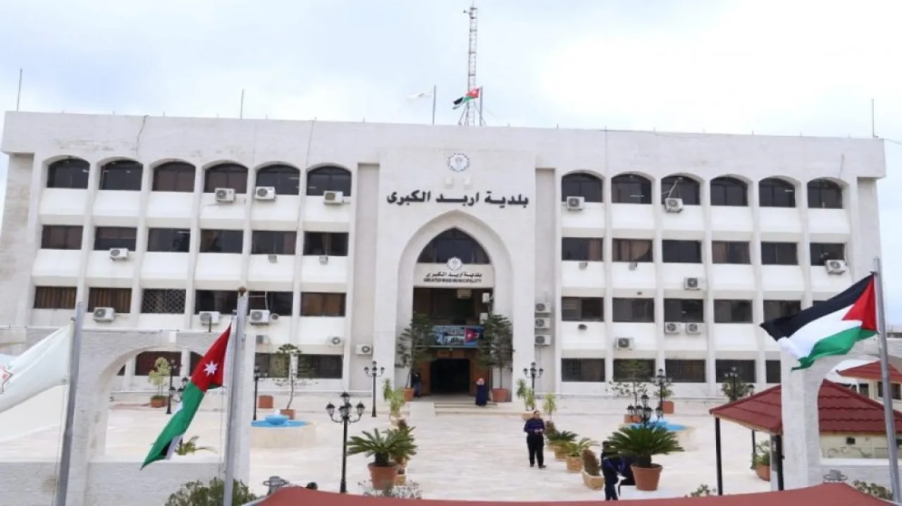 بلدية إربد: تعبيد طرق بقيمة 8 ملايين دينار