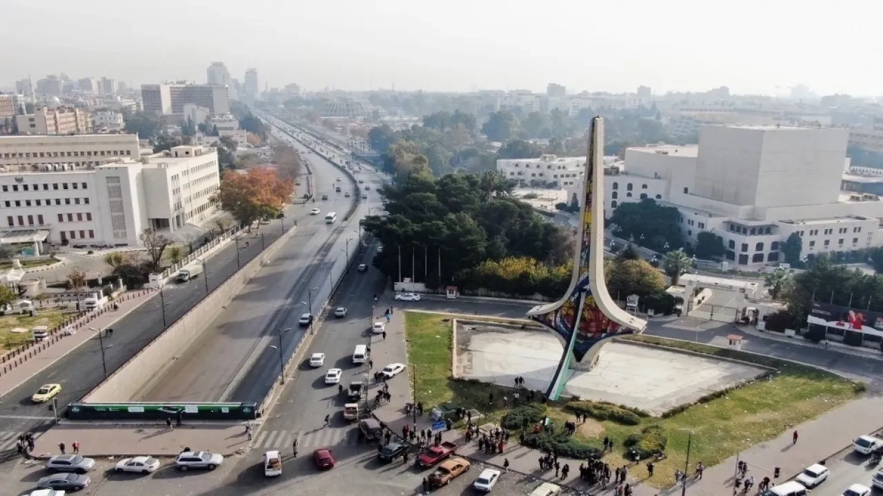 الحكومة السورية توقع مذكرة تفاهم مع شركة صينية لاستثمار مناطق حرة