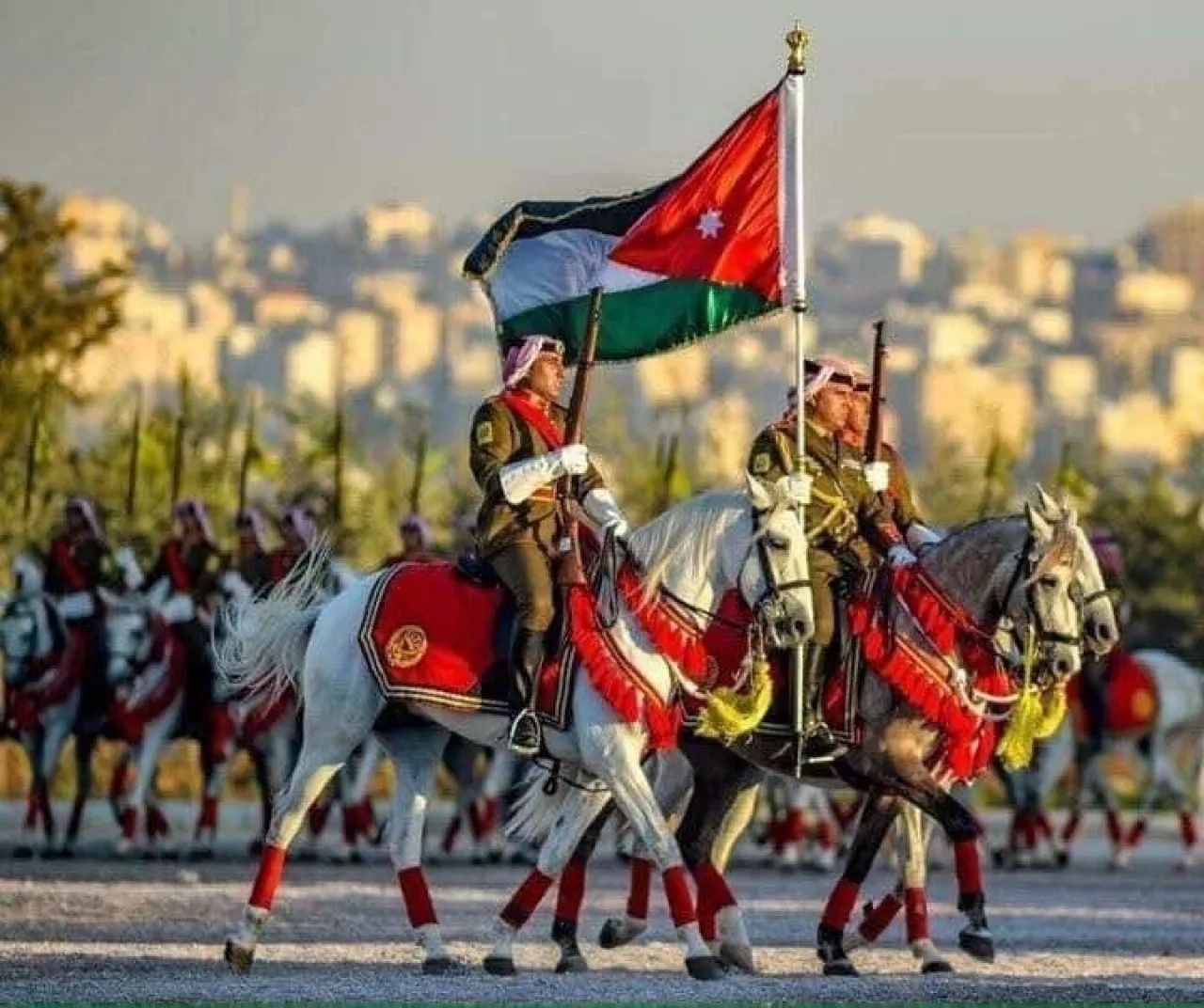 الأردنيون يحتفلون بعيد الاستقلال الـ 79