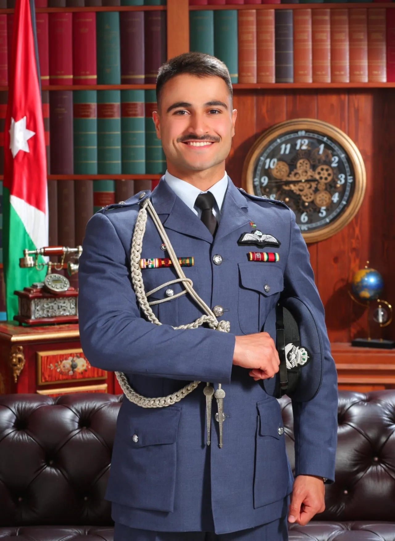 مبارك تخرج الملازم الطيار فوزي حيدر محمد ابزاخ