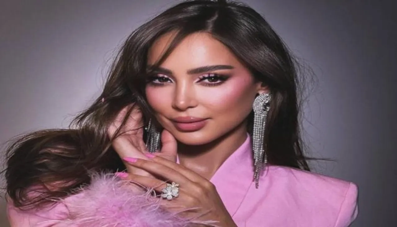 بعد نقله للعناية المركزة.. بسمة بوسيل تواصل الدعاء لابنها آدم