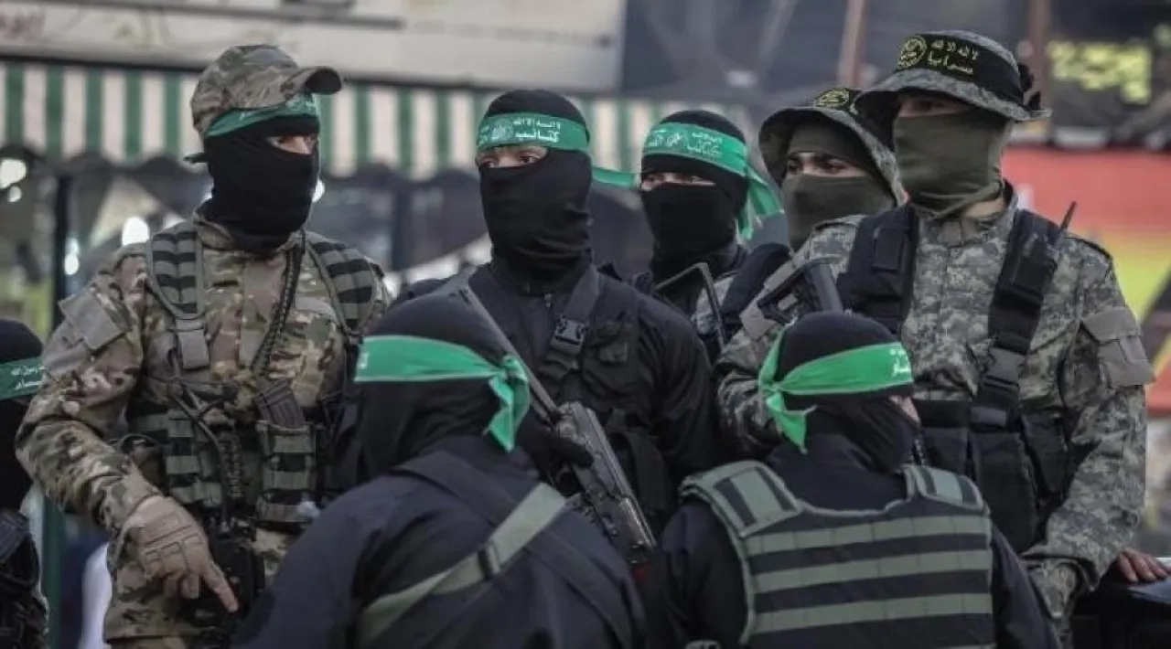 القسام والسرايا تستهدفان قوة صهيونية وتوقعان قتلى وجرحى شرق خانيونس