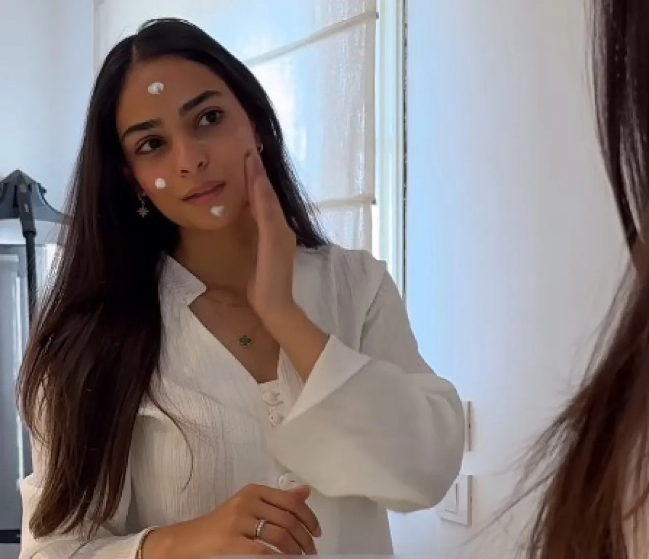 عزيزتي .. هذا الحساء مفيد لأظافرك وشعرك وركبك وتجاعيدك- فيديو