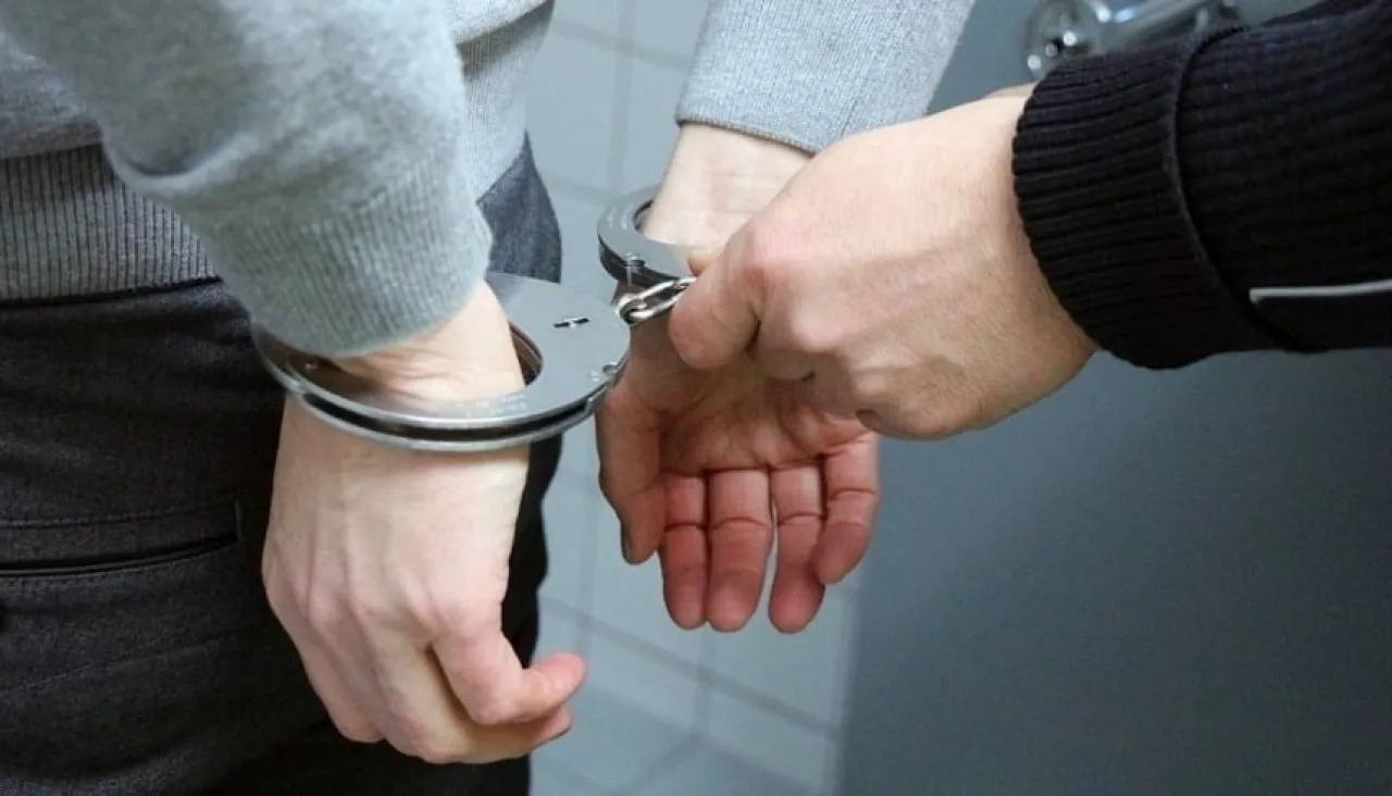اعترافات جماعية تهز الهند.. مُعلم في قبضة الشرطة بعد تحرشه بـ24 طالبة!