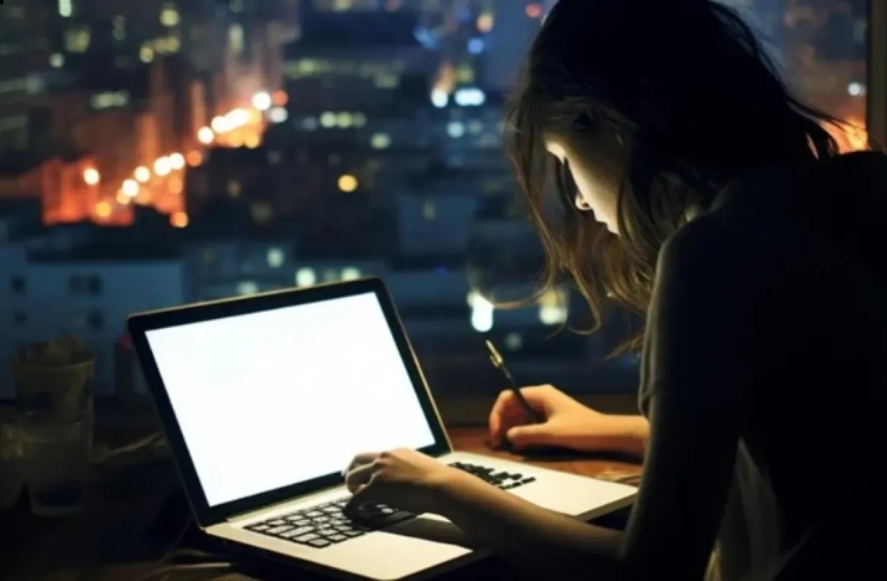 العمل في نوبات ليلية يؤثر على الصحة الإنجابية للمرأة