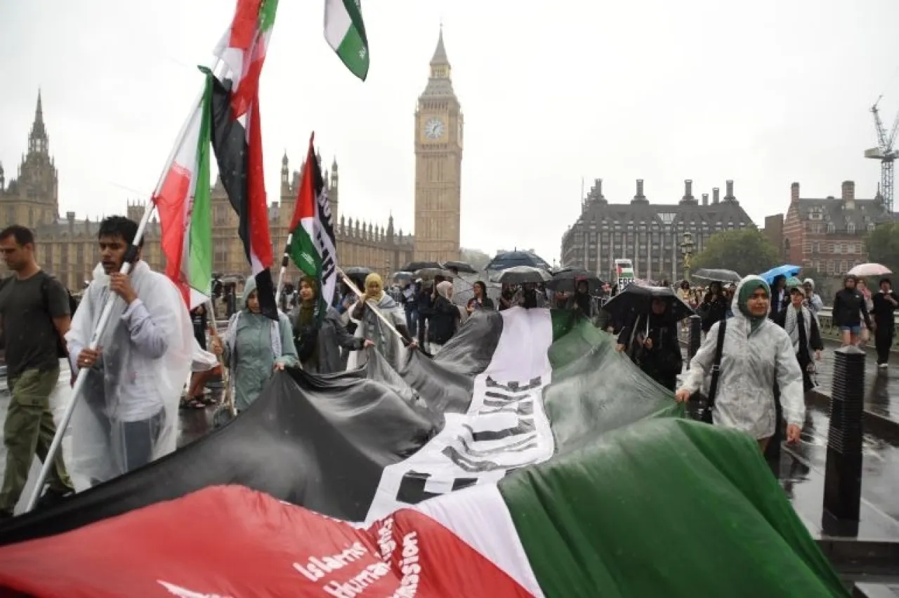 بريطانيا تعتقل العشرات خلال مسيرة لحركة (فلسطين أكشن)