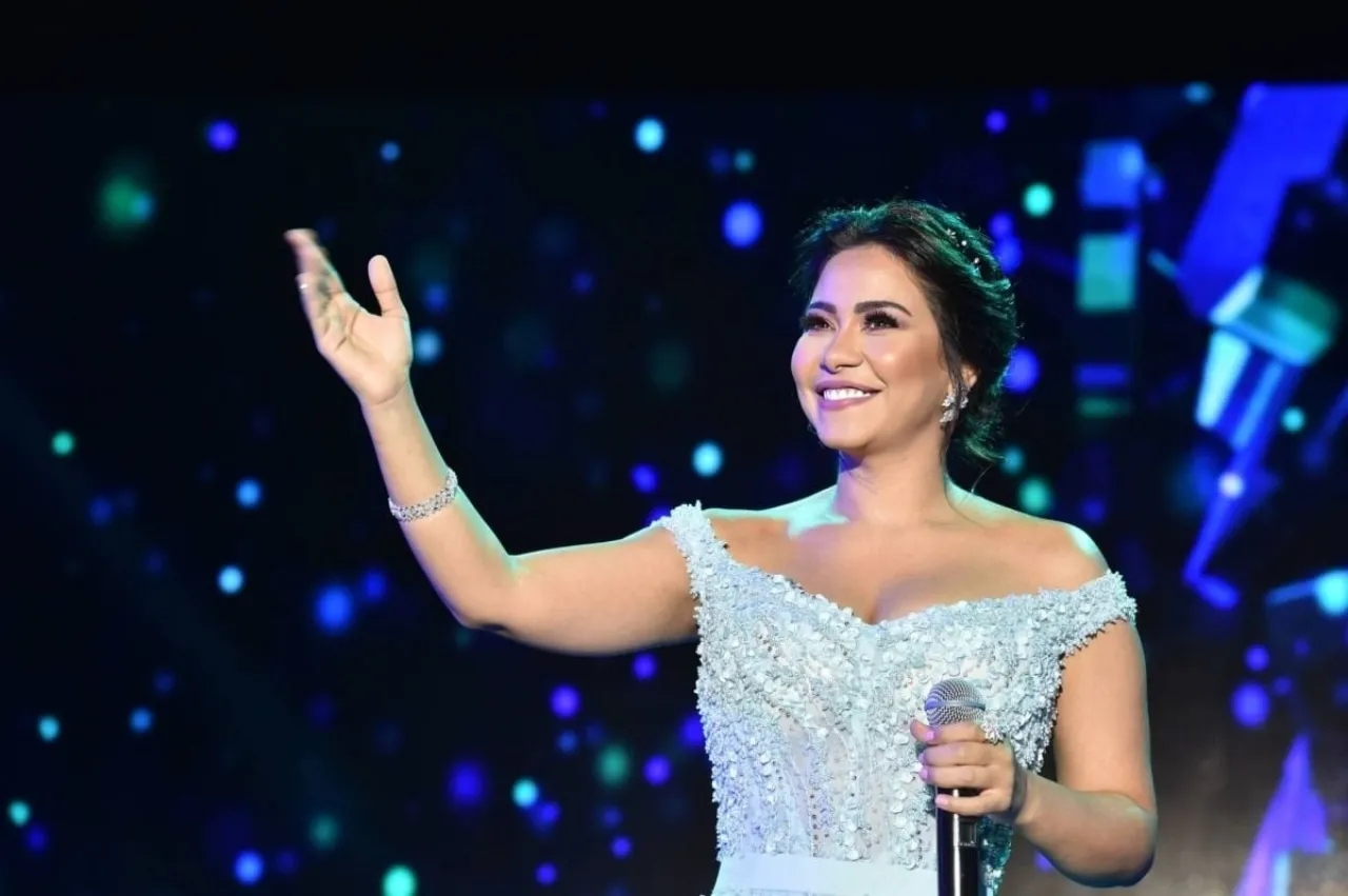 شيرين عبدالوهاب تستعيد السيطرة على صفحاتها في مواقع التواصل