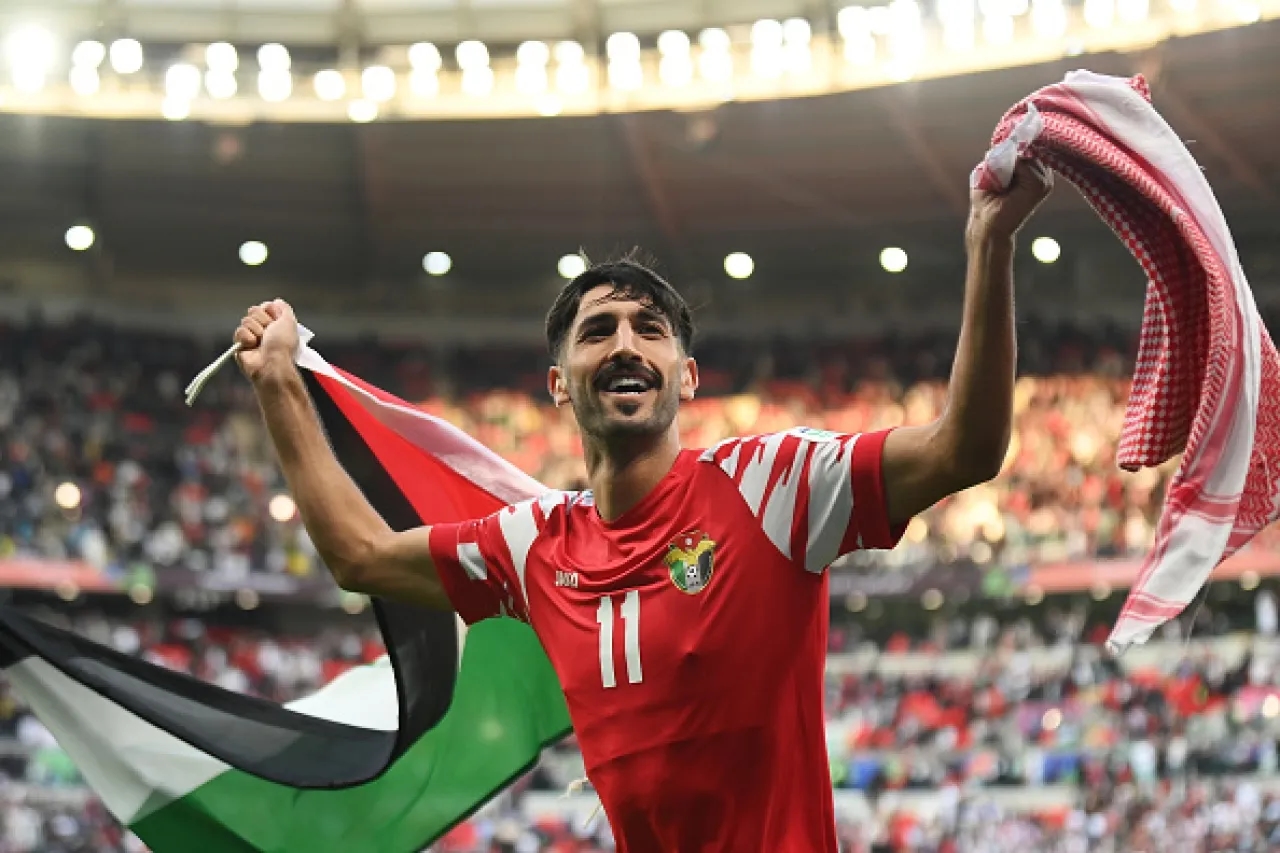 النعيمات يتصدر تصويت أفضل لاعبي آسيا بالدور الثالث من تصفيات كأس العالم