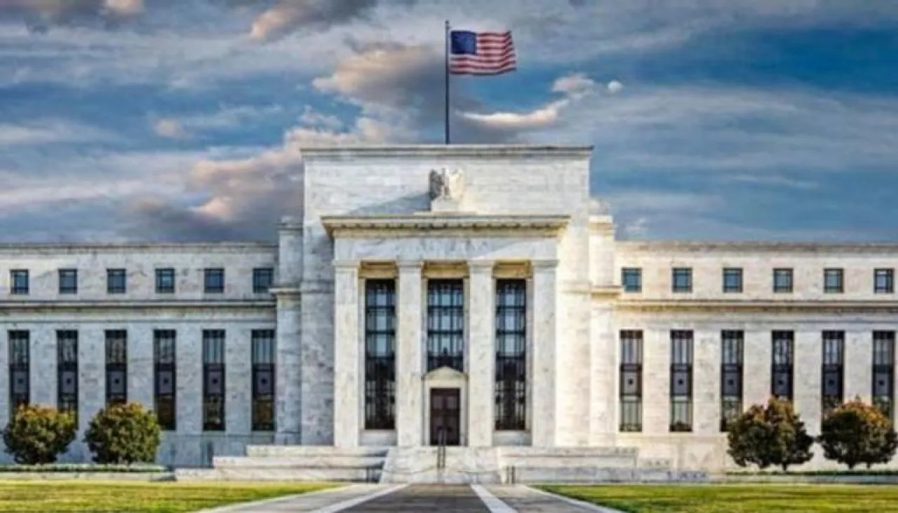 الفيدرالي الأمريكي يثبّت سعر الفائدة للمرة الخامسة في 2025