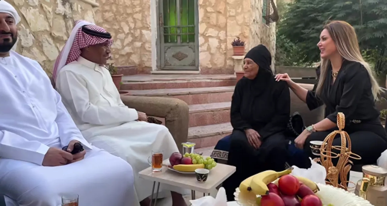 في لفتة إنسانية مؤثرة.. خالد عبد الرحمن يحقق أمنية الحاجة (أم إبراهيم) في الأردن