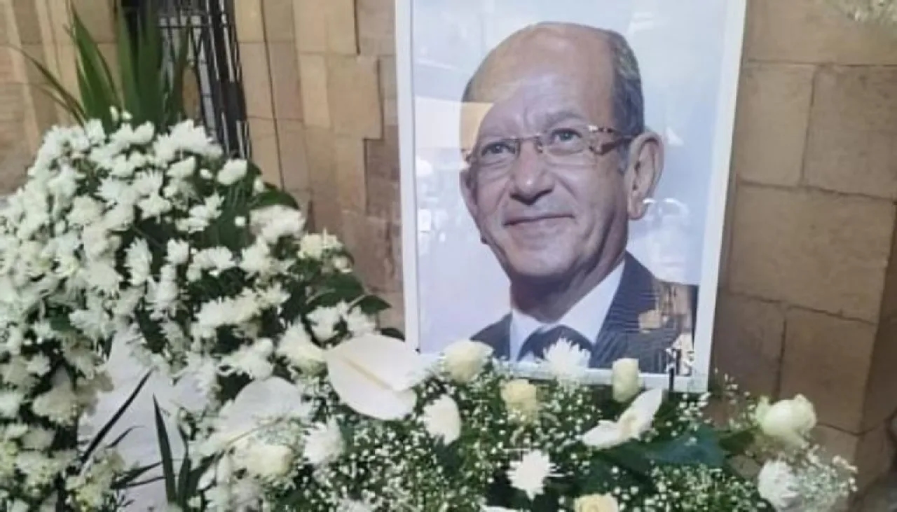 (ذهب حبيبي وسندي) .. انهيار زوجة الفنان لطفي لبيب في الجنازة
