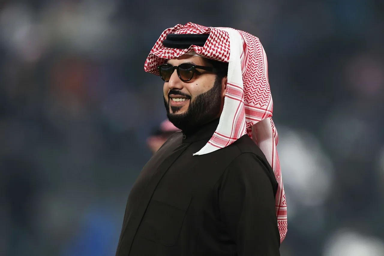 تركي آل الشيخ يعلن طرح تذاكر مهرجان الرياض للكوميديا
