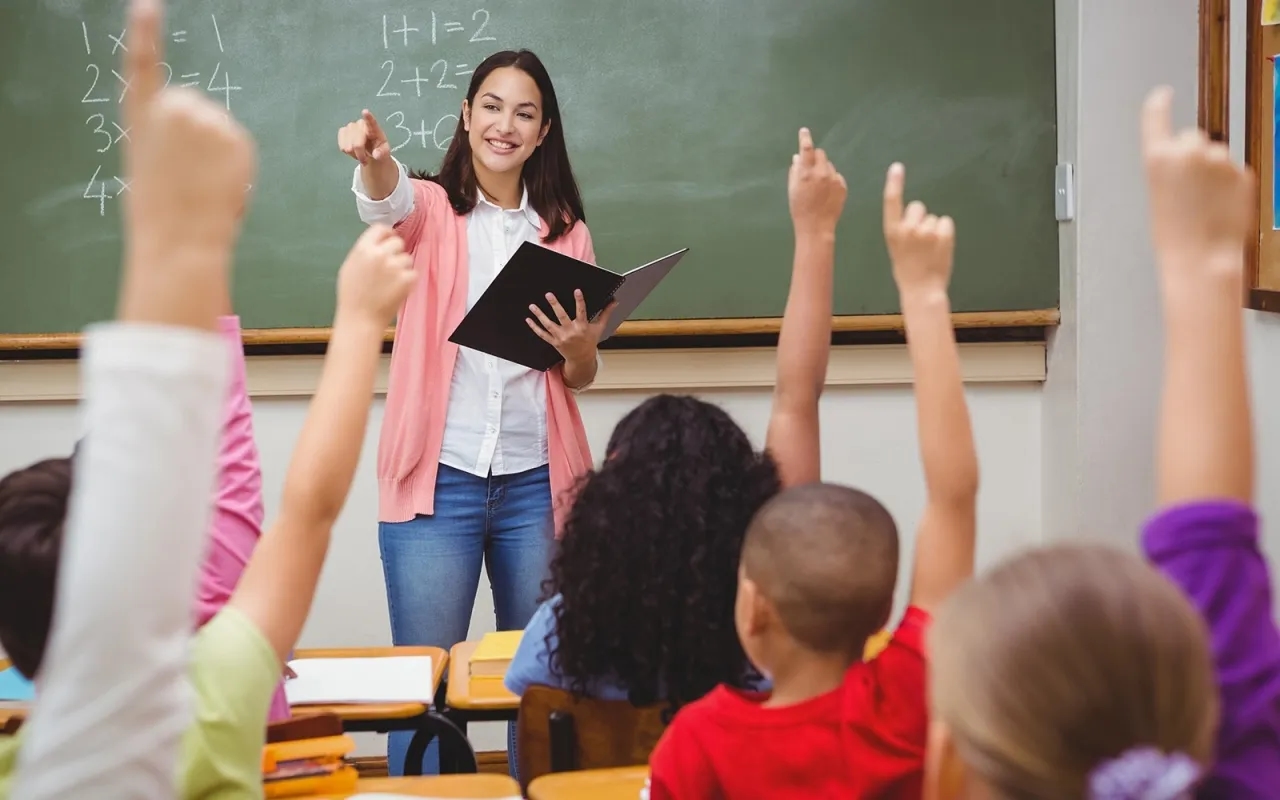 تعيين دفعة كبيرة من المعلمين