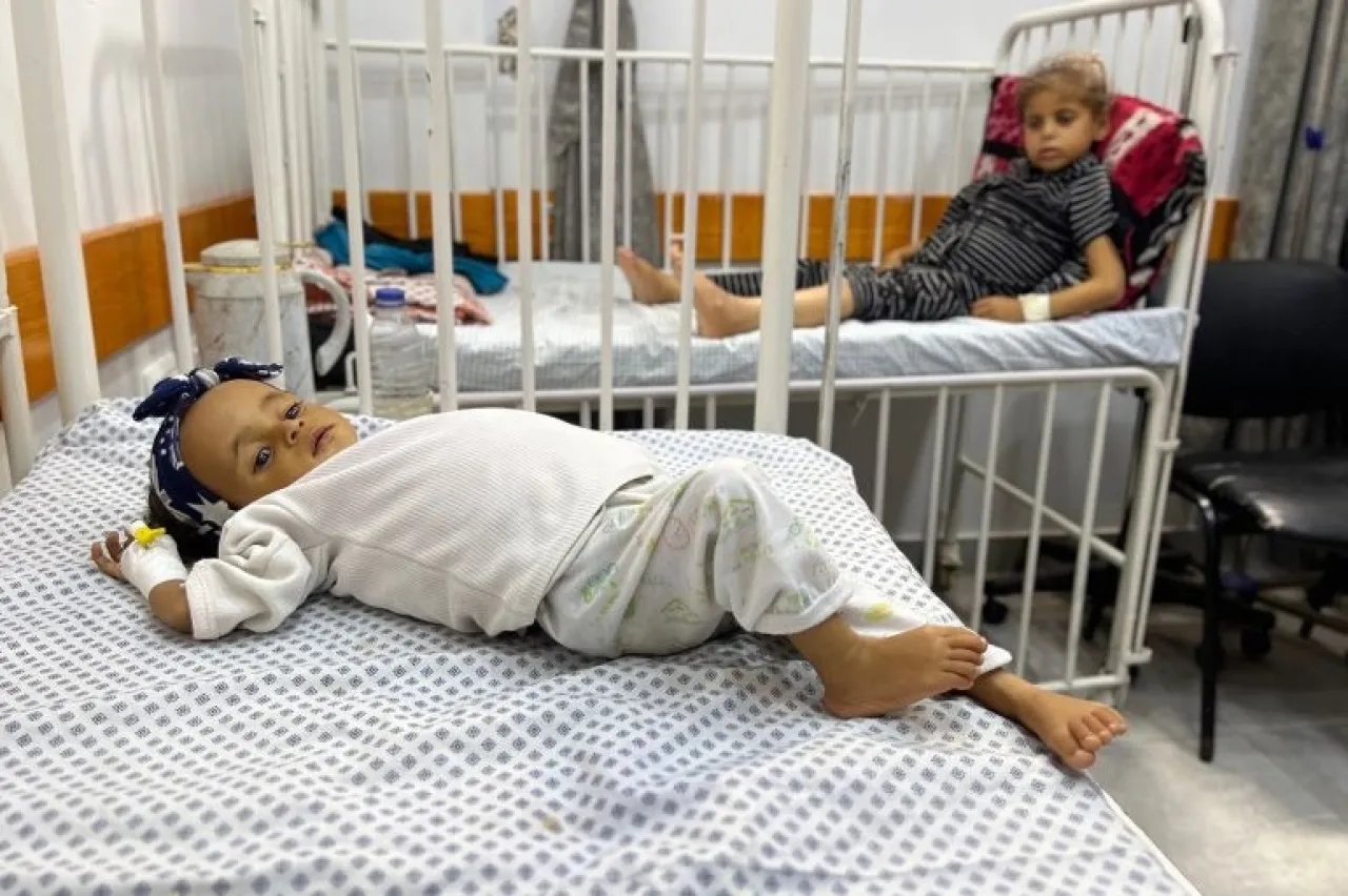 (غيلان باريه) .. مرض نادر يتفشّى في غزة ويهدد حياة الأطفال