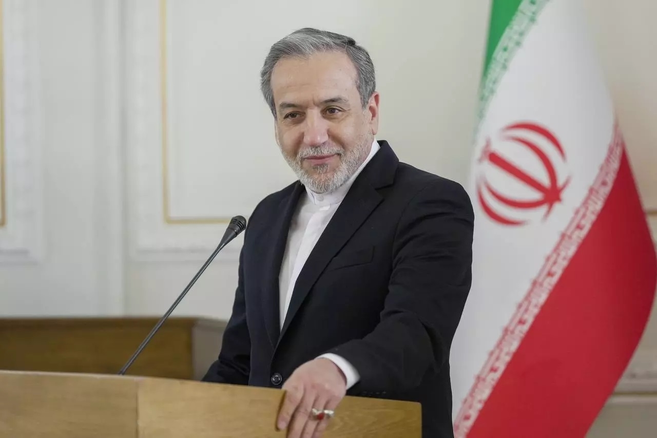 Iranian FM: Uranium enrichment within Iran "non-negotiable right"