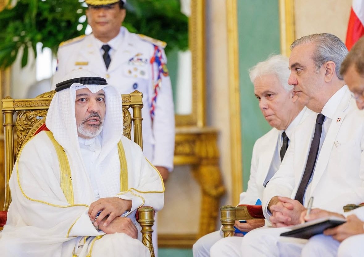 Non-resident Ambassador Al-Adgham delivers credentials to the Dominican President