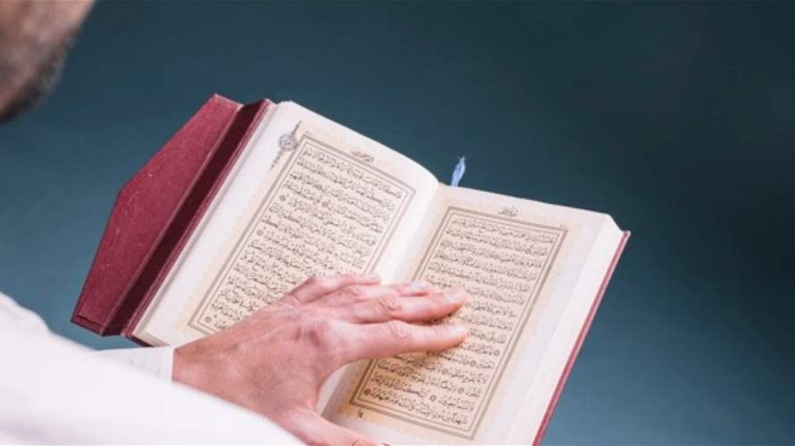 نجم هوليوودي يكشف للعلن: "أحتفظ بنسخة من القرآن وأتأمل فيه أحياناً"