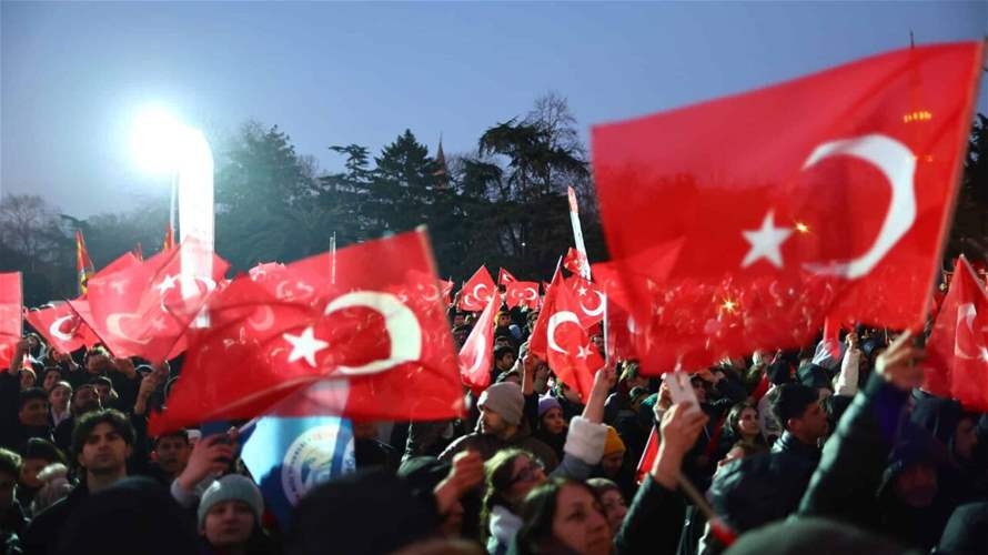 Turkey arrests 120 in opposition bastion of Izmir