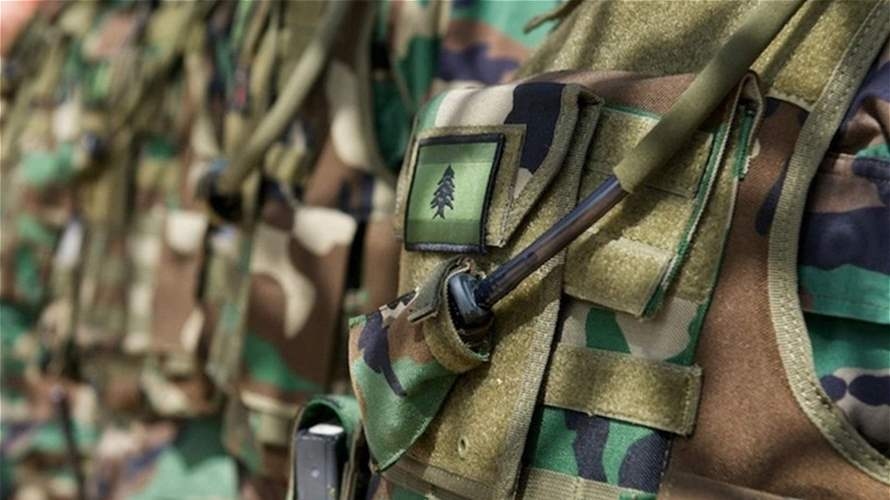 الجيش: توقيف أحد المسلحين الذين ظهروا أثناء إحدى المناسبات في منطقة زقاق البلاط