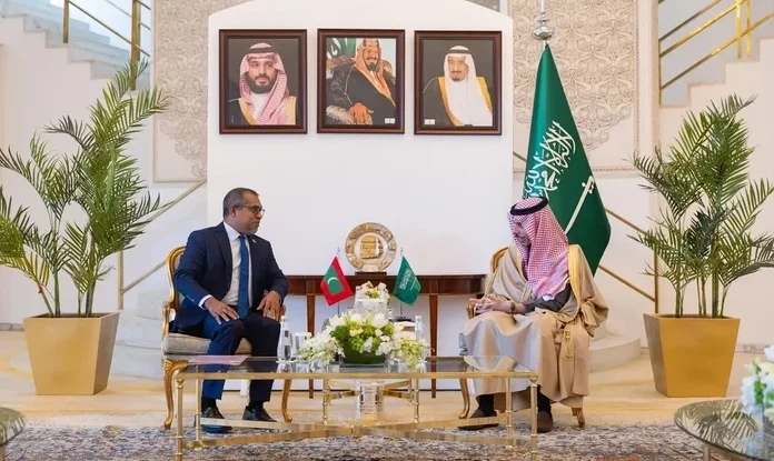 Saudi Foreign Minister Receives Maldivian Counterpart