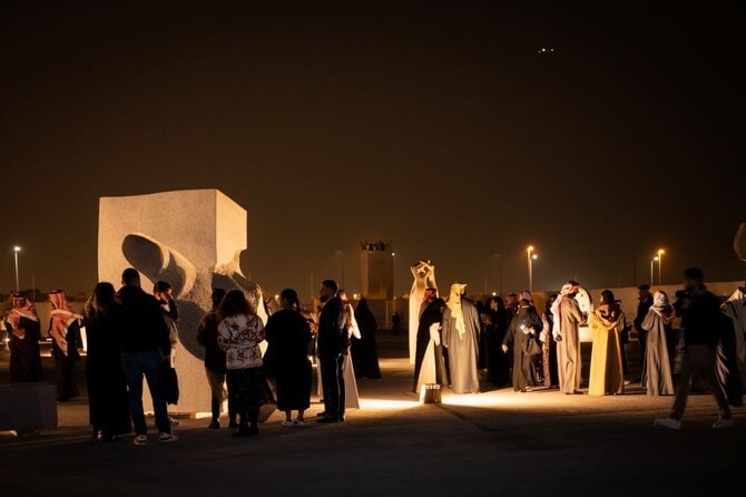 Tuwaiq Sculpture Exhibition Attracts Visitors with Interactive Experiences
