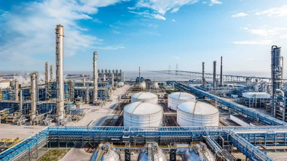 Saudi Refinery Output Surges 5% Annually in Dec. 2024
