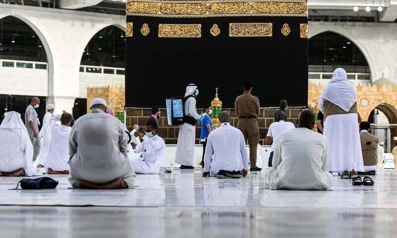 10,000 Worshippers to Perform Itikaf at Mecca and Medina Mosques