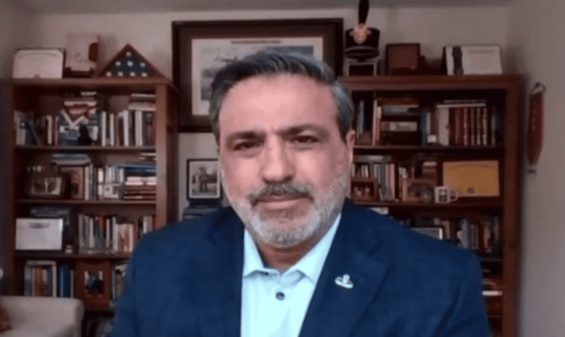 US Navy Capable of Defending Itself against Houthi Attacks: Col. Dahouk