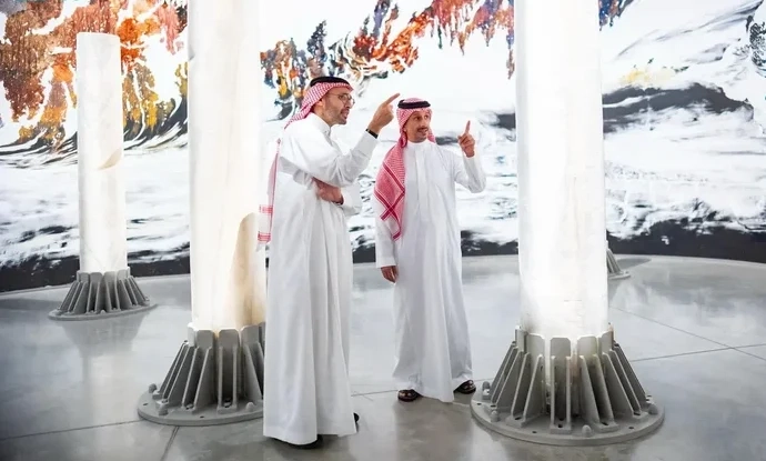 Tourism Minister Explores Islamic Arts Biennale 2025 in Jeddah