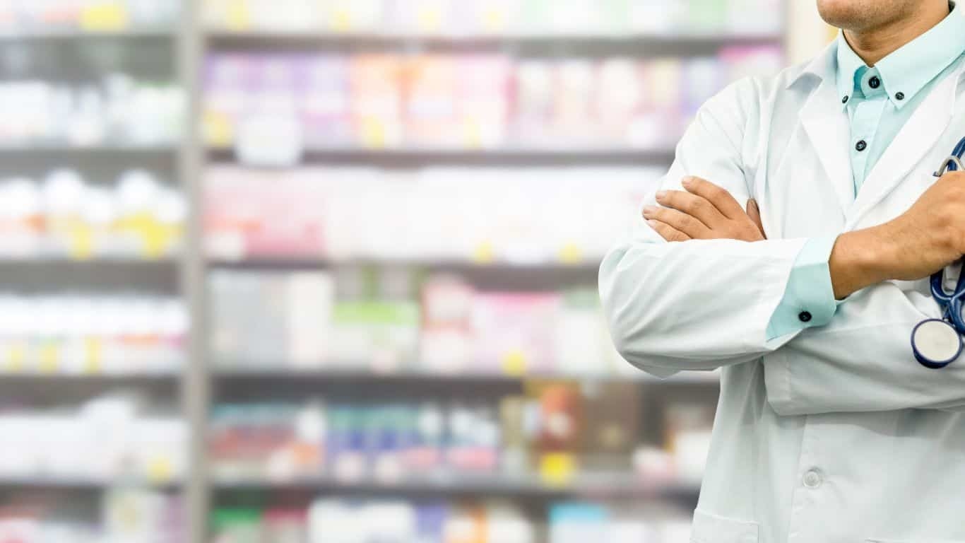 New Directive: Non-Saudis Can Own Pharmacies